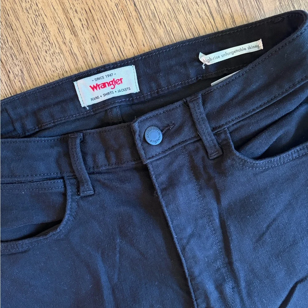 Wrangler High Rise Jeans - Picture 3 of 3